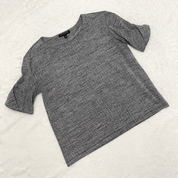 Banana Republic Tops - 🌟FINAL SALE🌟 Banana Republic detailed sleeve top